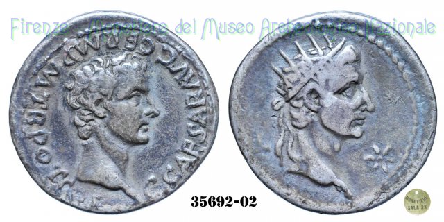 Testa radiata a destra del Divo Augusto tra due stelle - RIC 2 37-38 d.C. (Lugdunum)