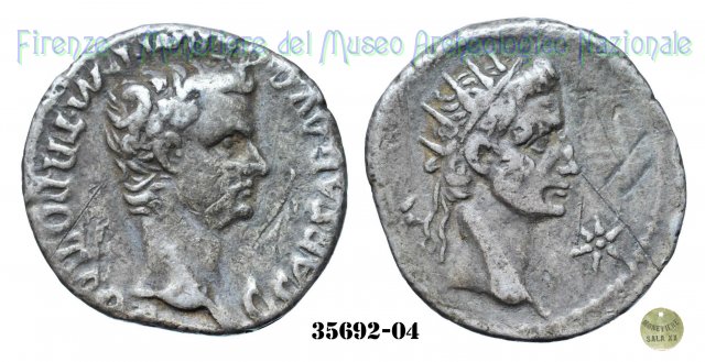 Testa radiata a destra del Divo Augusto tra due stelle - RIC 2 37-38 d.C. (Lugdunum)