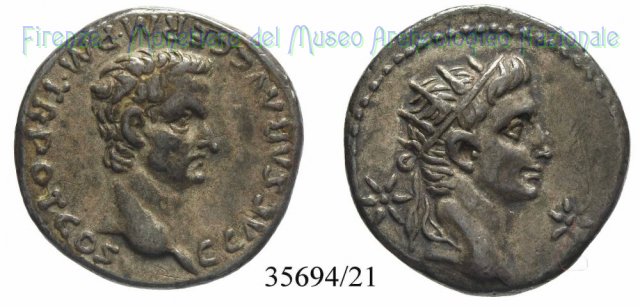 Testa radiata a destra del Divo Augusto tra due stelle - RIC 2 37-38 d.C. (Lugdunum)