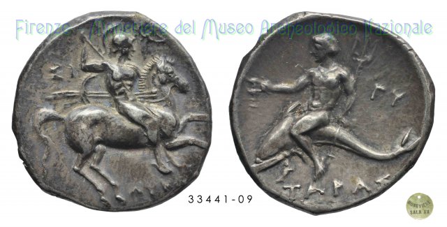 CavaliereAlGaloppoIncoronatoDaNike_GiovaneSuDelfin 281-272 a.C. (Tarentum)