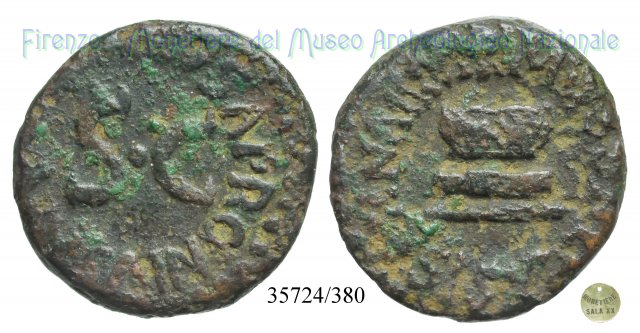 GALVS APRONIVS AAAFF S C / RIC 448 - Altare ornato di ghirlanda 5 a.C. (Roma)