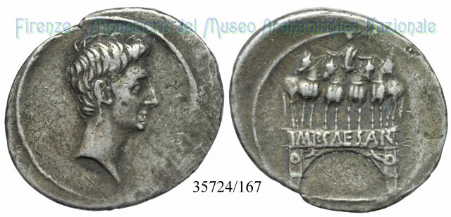 IMP CAESAR / RIC 267 - Arco trionfale 29-27 a.C. (Brundisium o Roma)